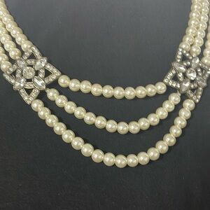 Pearls and rhinestones can’t go wrong